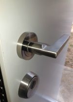 Maneta puerta de entrada de aluminio