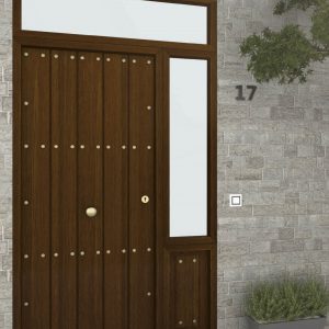 Puerta de entrada con duelas y clavos imitación madera con fijos lateral y superior con vidrio