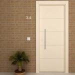 Puerta de entrada con 4 lineas horizontales color marfil