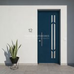 Puerta exterior con vidrios decorativos