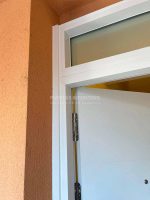 Puerta exterior con 4 lineas horizontales fresadas - Imagen 12
