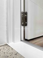 Puerta exterior con 1 linea vertical y 2 lineas horizontales fresadas - Imagen 3