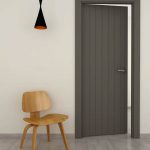 Puerta interior abatible o corredera de ALUMINIO con 6 líneas verticales
