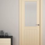 Puerta interior abatible o corredera de ALUMINIO tipo granero con cristal