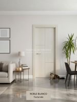 Puerta interior abatible de ALUMINIO fresada con 1 línea vertical y 2 horizonales desiguales
